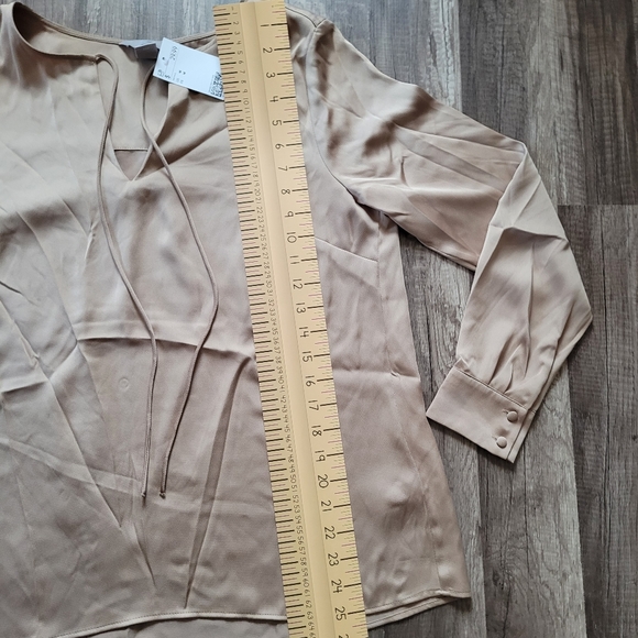 1+1+1= $35 🛍 H&M Blouse NWT Top Beige Size M - Picture 5 of 6
